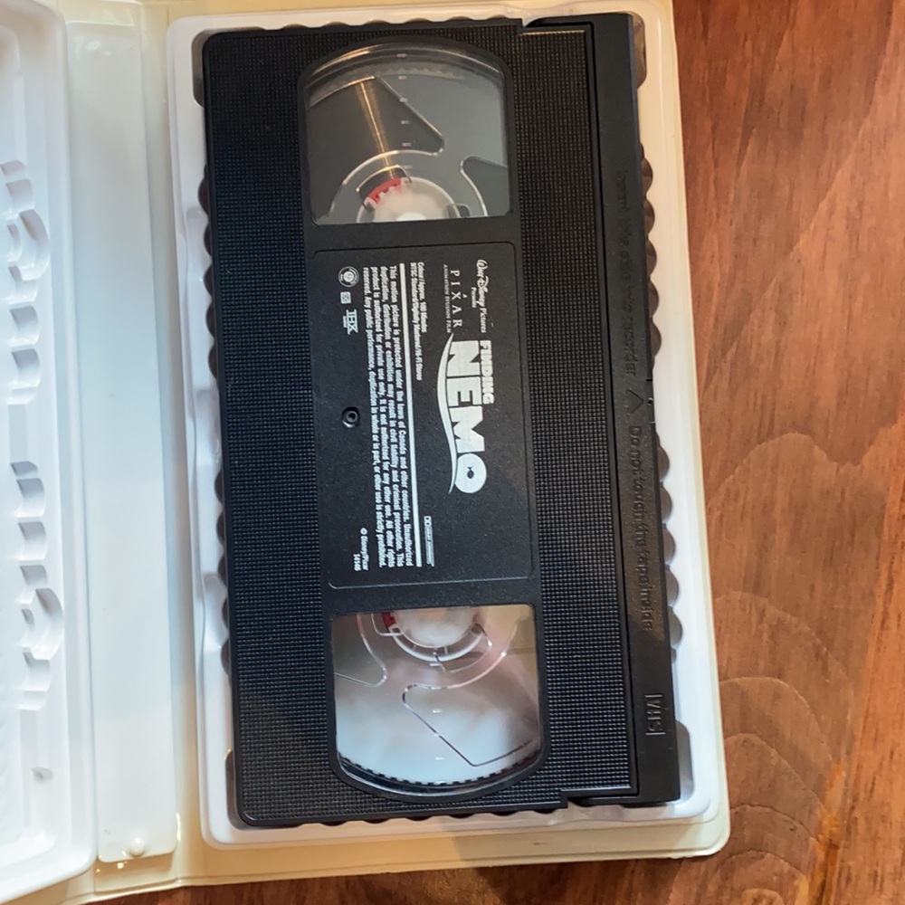 Disney Finding Nemo original VHS - Picture 4 of 4